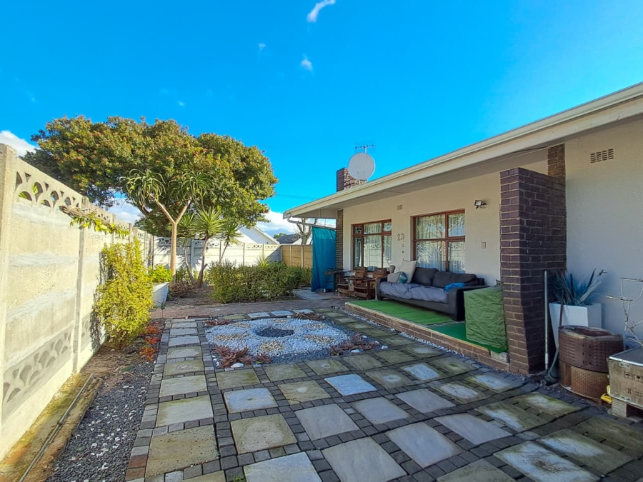 To Let 2 Bedroom Property for Rent in Monte Vista Western Cape